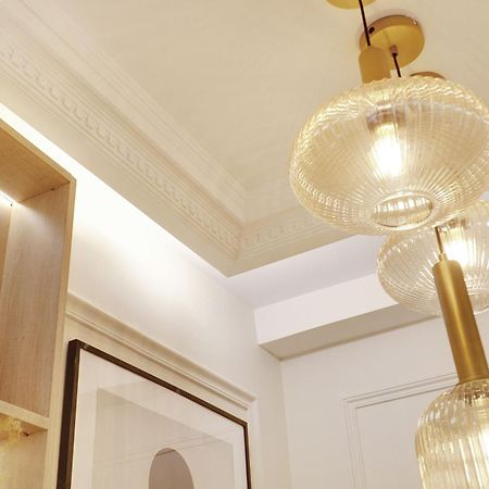 Off Majesti Upper Marais Apartment- Rue Du Faubourg Saint-Martin Paris Exterior photo
