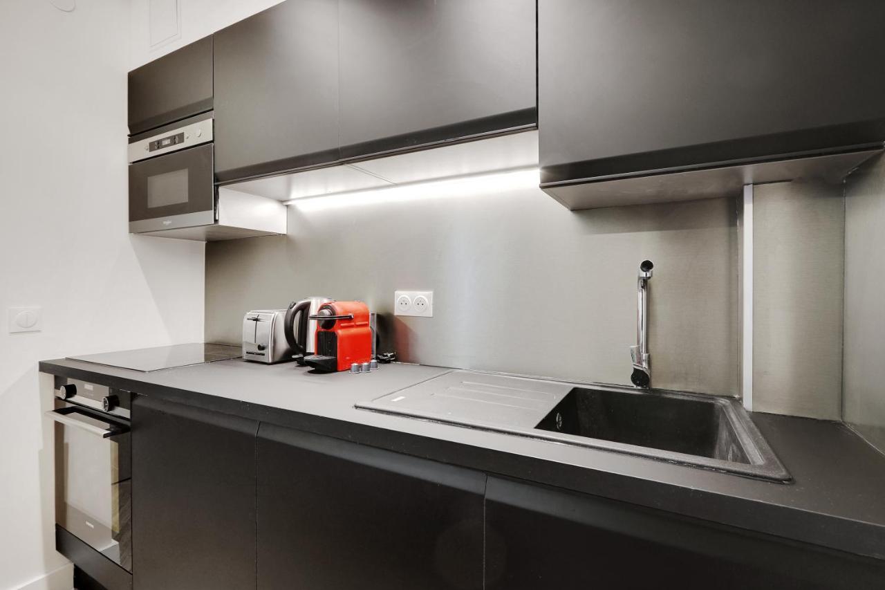 Off Majesti Upper Marais Apartment- Rue Du Faubourg Saint-Martin Paris Exterior photo