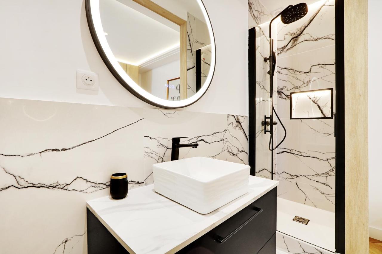 Off Majesti Upper Marais Apartment- Rue Du Faubourg Saint-Martin Paris Exterior photo