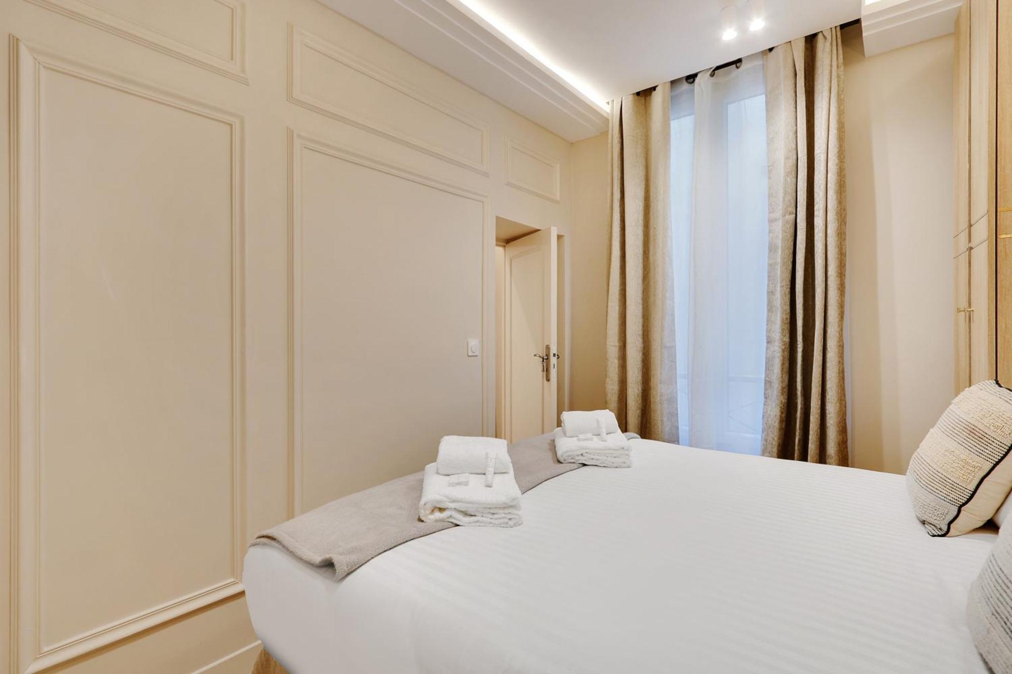 Off Majesti Upper Marais Apartment- Rue Du Faubourg Saint-Martin Paris Exterior photo