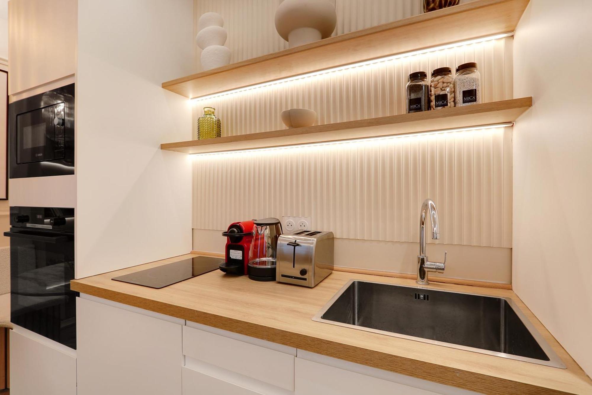 Off Majesti Upper Marais Apartment- Rue Du Faubourg Saint-Martin Paris Exterior photo